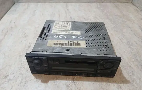 Volkswagen PASSAT B5.5 Radio/CD/DVD/GPS head unit 1J0035186B