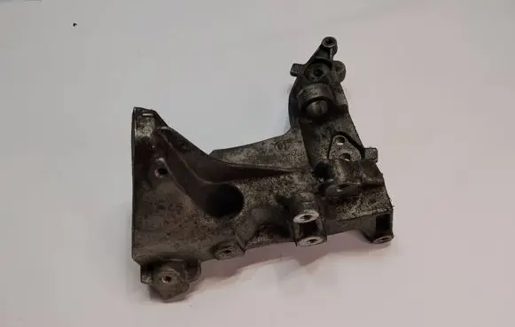 Peugeot 308 Generator/alternator bracket 9685991680