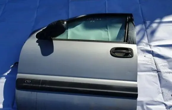 Opel Sintra Front door sidabrines
