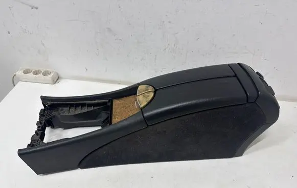 Mercedes-Benz E W211 Center console 