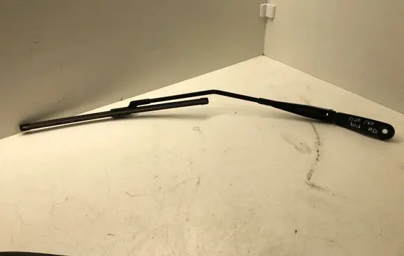 Volvo V40 Front wiper blade arm 31276060
