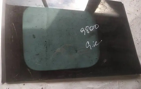 Mazda 5 Rear side window