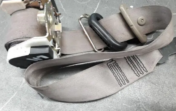 Jaguar X-Type Seat belt trim 