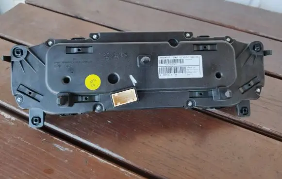 Peugeot 208 Speedometer (instrument cluster) 9836281580