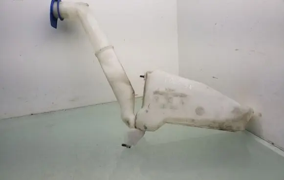 Volkswagen Polo Windshield washer fluid reservoir/tank 6Q0955453N 6Q0955453P