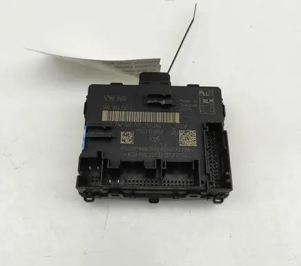 Volkswagen Tiguan Door control unit/module 5Q0959593L 5Q0959593F