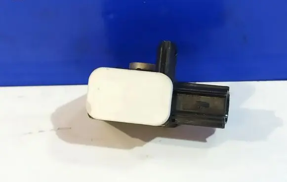 Volvo V60 Airbag deployment crash/impact sensor 31334336