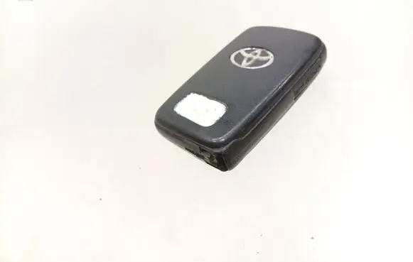 Toyota Prius+ (ZVW40) Ignition key/card 