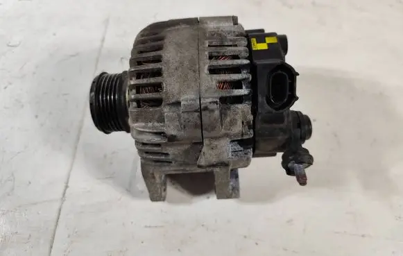 Hyundai i20 (PB PBT) Generator/alternator 373002A401 2616010