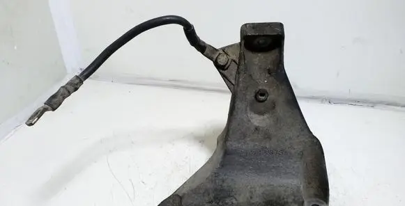 Skoda Superb B5 (3U) Engine mounting bracket 8D0199308 8D0199308AG