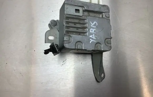 Toyota Yaris Power steering control unit/module 896500D110 6900001067 1129001331