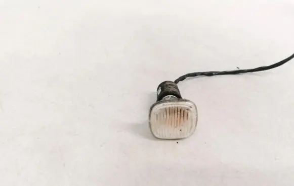 Skoda Octavia Mk1 (1U) Front fender indicator light 1U0949127A