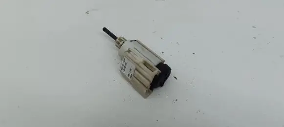 Audi A4 S4 B7 8E 8H Brake pedal sensor switch 8E0927189B 19322005