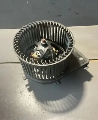 Volkswagen Golf IV Heater fan/blower 1J1819021A