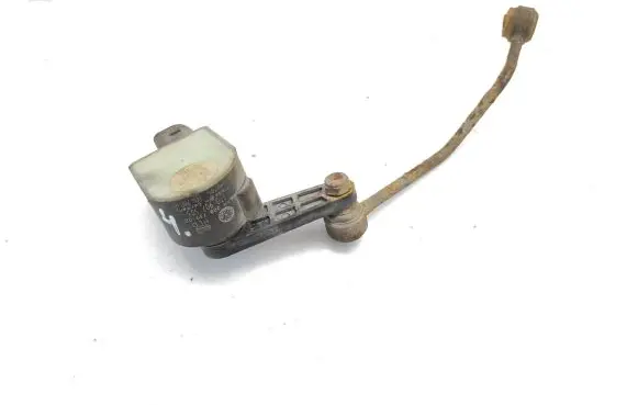 Headlight/headlamp level sensor
