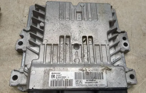 Ford Focus Engine control unit/module S180075002 9666571380