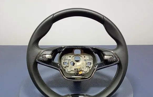 Skoda Octavia 985 Steering wheel 5E3419093A