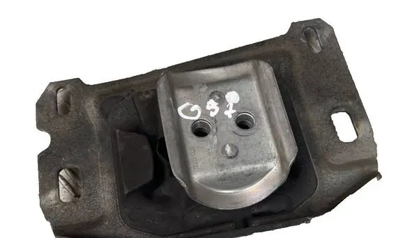 Citroen DS7 Crossback Gearbox mount 9813699680
