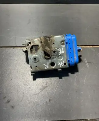 Audi A4 S4 B5 8D Rear door lock 4a0839016h