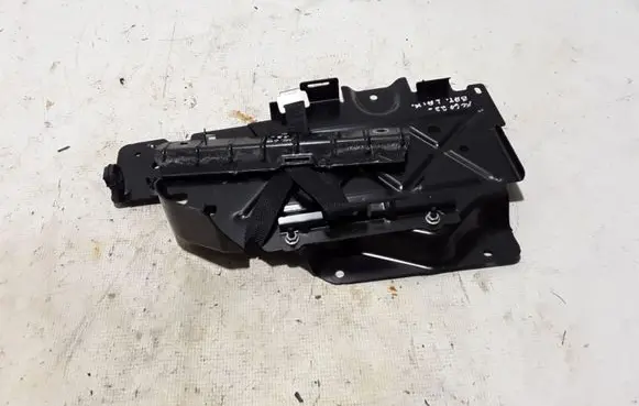 Battery bracket