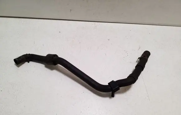 Volkswagen PASSAT B8 Engine coolant pipe/hose