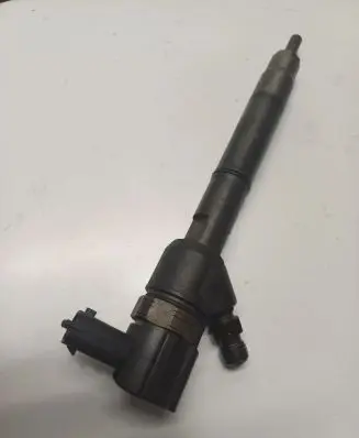 Hyundai i40 Fuel injector 0445110411