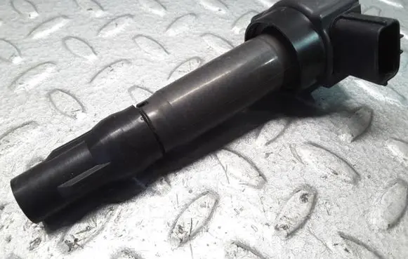 Mitsubishi Colt High voltage ignition coil MN195616 83030838