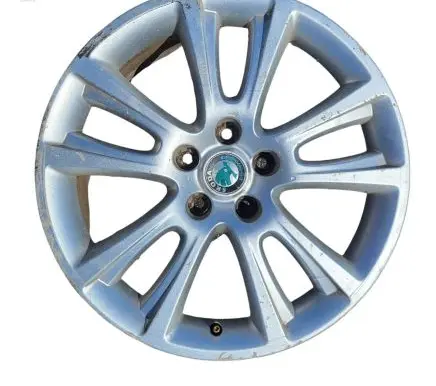 R18 alloy rim