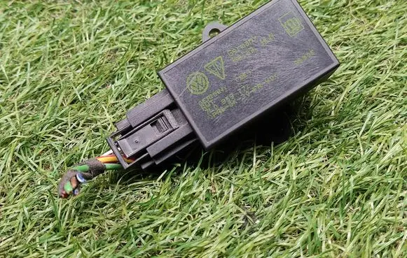 Volkswagen Phaeton Seat heating relay 7L0959772