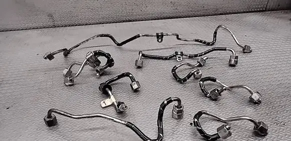 Jaguar XJ X351 Fuel injector supply line/pipe 