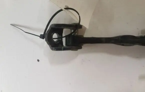 Volvo V40 Front door check strap stopper 31299810
