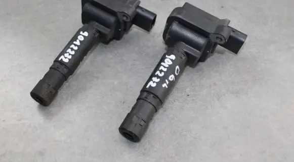 Mercedes-Benz SLK R171 High voltage ignition coil A0001501580