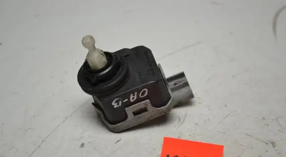 Opel Astra G Headlight level adjustment motor 90590665