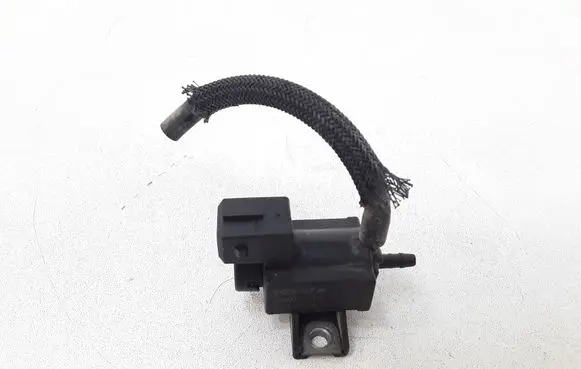Toyota Avensis T250 Vacuum valve 258600R010