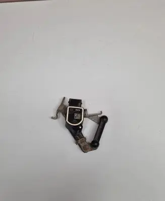 Headlight/headlamp level sensor