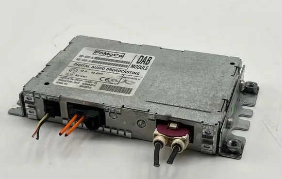 Jaguar XF X250 HiFi Audio sound control unit 6H5219C032AG 10R034301 VP6F6F19C034AK