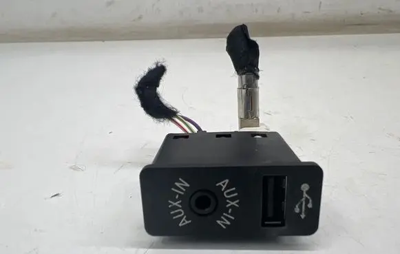 Mini Clubman F54 USB socket connector 9266607