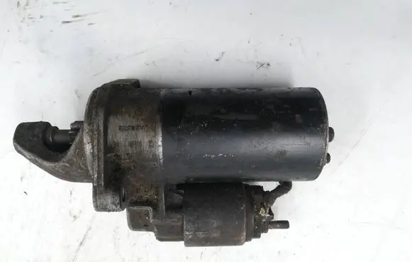 Audi A4 S4 B5 8D Starter motor 1005821726