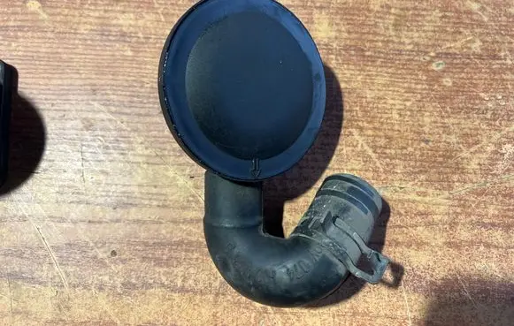 Breather/breather pipe/hose