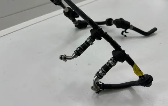 Audi A5 Breather/breather pipe/hose 8W0201991