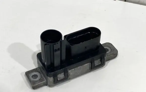 Volvo V40 Glow plug pre-heat relay 31431776