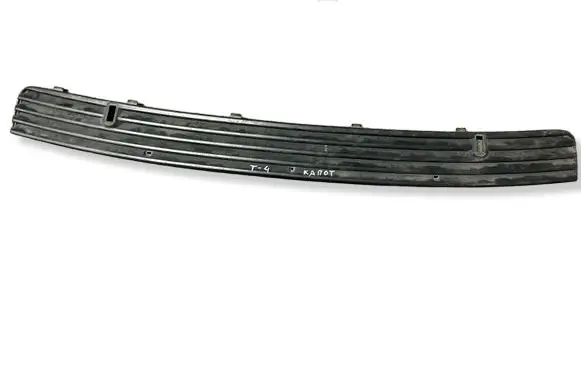 Volkswagen Multivan T4 Wiper trim 701819103