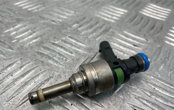Mercedes-Benz E W212 Fuel injector A2710780823 104800506 1217720674
