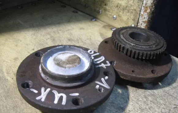 Peugeot 607 Rear wheel hub