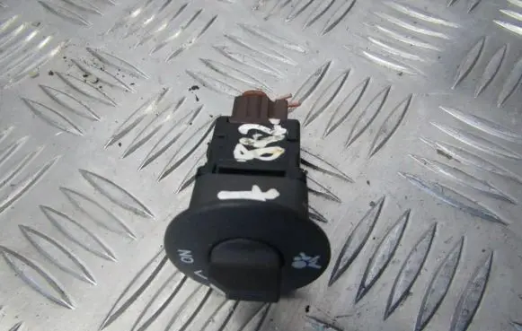 Passenger airbag on/off switch