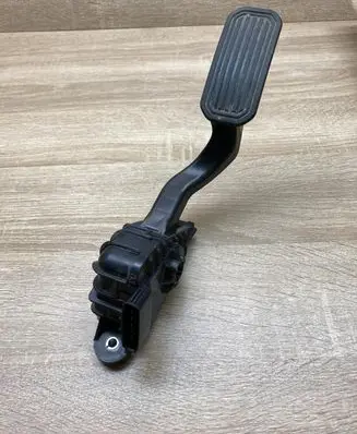 Toyota Prius (XW20) Accelerator throttle pedal 7812047050 1988003200