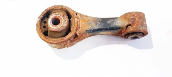 Toyota Yaris Engine mount bracket