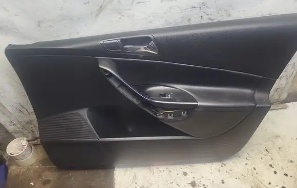 Volkswagen PASSAT B6 Front door card panel trim 3C1867012 DR2RD0
