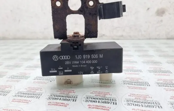 Volkswagen Fox Coolant fan relay 1J0919506M