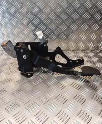 Renault Megane II Brake pedal 20639A00 25103 8200168238B